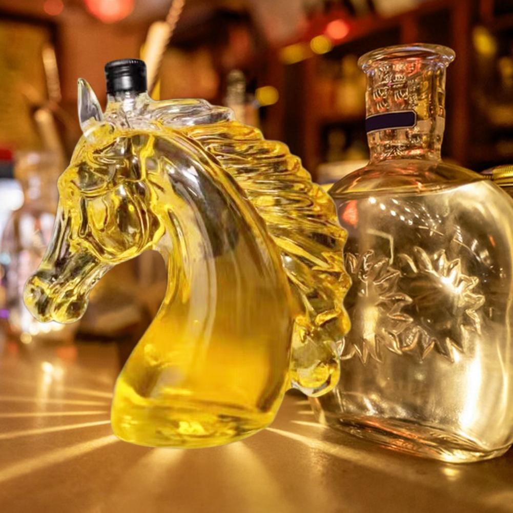 Glass Decanter Whiskey - Viski Şişesi Kazınmış At Kafası Şekli