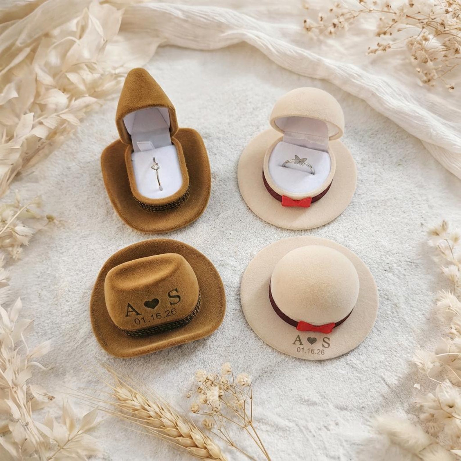 Velvet Jewelry Box - Kişiye Özel Kovboy Şapkası Yüzük Kutusu,