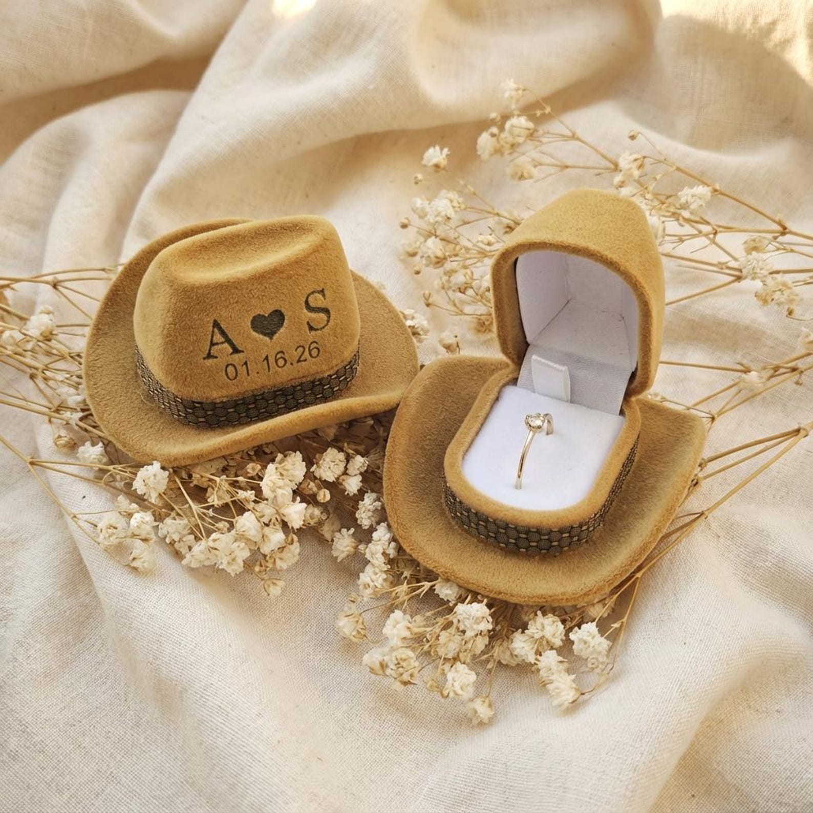 Kişiye Özel Kovboy Şapkası Yüz - Velvet Jewelry Box incelemesi ve fiyatı